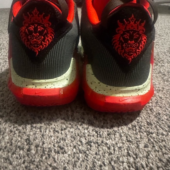 Nike LeBron Witness VII Mens Size 10 Authentic - Picture 3 of 5